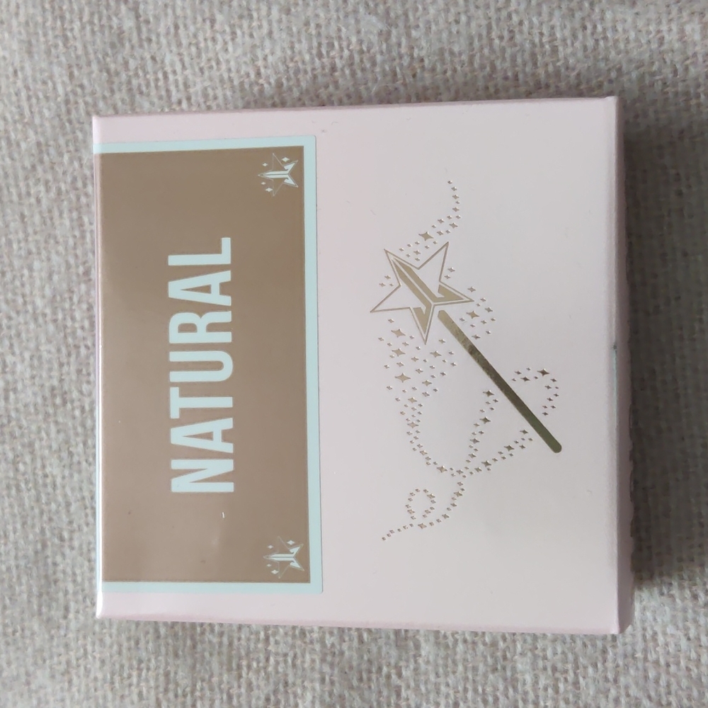 Jeffree Star Luminous Setting Powder in Natural